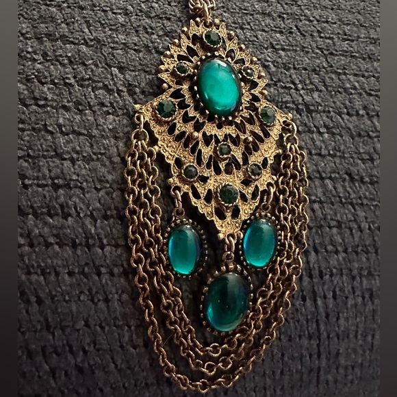 Vintage 1970’s necklace 13 green stones gold chain with matching earrings - Picture 13 of 14